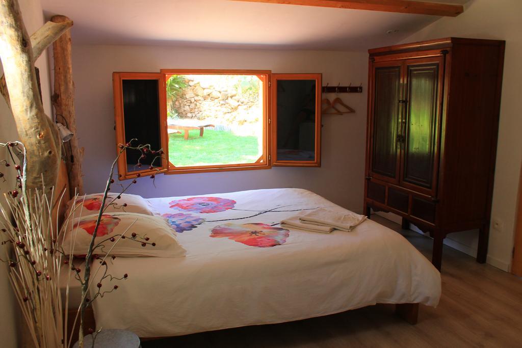 Caseddu Di Poggiale Bed & Breakfast Figari  Rom bilde